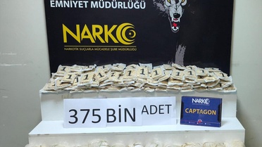 MİT ve Adana Emniyet Müdürlüğü, ortak operasyonda 375 bin uyuşturucu hap ele geçirdi