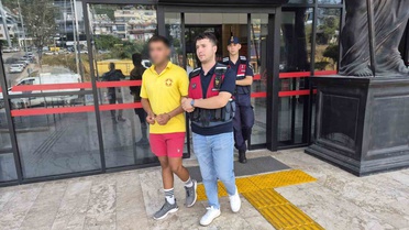 Alanya'da market çalışanını bıçaklayan şüphelilerden 2'si tutuklandı