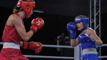 Gizem Özer ve Esra Yıldız Kahraman, Avrupa Boks Şampiyonası'nda çeyrek finale çıktı