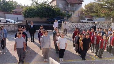 Bolvadin Milli Eğitim Müdürü Keleş, Alparslan Ortaokulu'nda MEBİ'nin önemine değindi