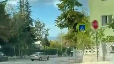 Bursa Yıldırım'da Huzurevi Caddesi'nde drift yapan sürücü cep telefonuyla görüntülendi