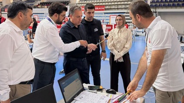 Turgutlu'da Deneyap uygulama sınavı yapıldı, Kaymakam Kapankaya öğrencilerle görüştü