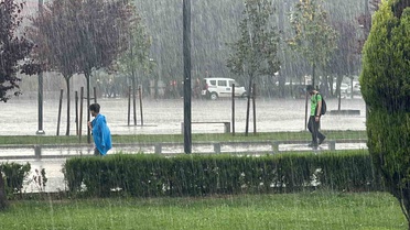 Düzce ve Zonguldak'ta yarın metrekareye 60 kiloya varan kuvvetli sağanak bekleniyor