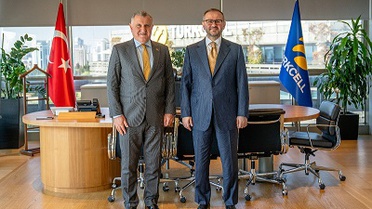 Gençlik ve Spor Bakanı Dr. Osman Aşkın Bak, Turkcell Genel Müdürlüğü'nde ağırlandı