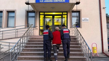 Bolu Mengen'de baba ve oğlunu öldüren zanlı ormanda yakalanıp adliyeye sevk edildi