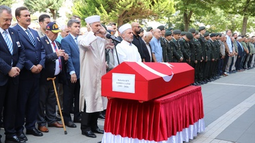 73 yaşındaki Kıbrıs gazisi Bahattin Şen Amasya'da askeri törenle toprağa verildi