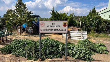 Kilis Hisar'da jandarma aramasında 40 kilo 500 gram esrar ele geçirildi