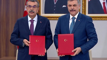 Okullarda yeni dönem başladı: Bakanlar Çiftçi ve Tekin protokolü imzaladı