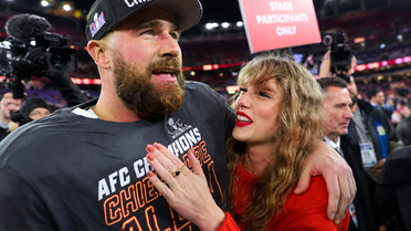 Taylor Swift yüzüğünü gösterip haykırdı: İşte benim kocam