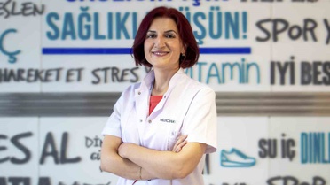 Uzm. Dr. Alpay, UV ve sigaranın cilt yaşlanmasını hızlandırabileceğini söyledi