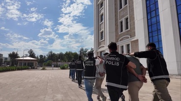 Polis Adıyaman'da 8 şüpheliyi narkotik operasyonda gözaltına aldı, 83 fişek bulundu
