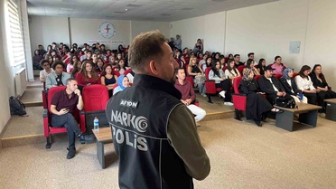 Narkotik ekipleri Afyonkarahisar'da 350 üniversiteliye bağımlılığın zararlarını anlattı