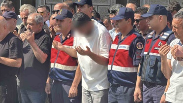 3 aylık Umay bebek toprağa verildi: Küçücük tabutunu babasını taşıdı