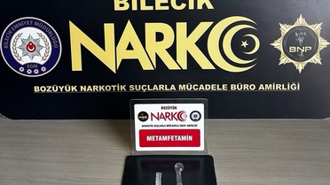 Bilecik Bozüyük'te üzerinde uyuşturucu ele geçirilen şüpheli gözaltına alındı