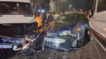 Çerkezköy'de minibüsler ve otomobil karıştı, 1 kişi yaralandı, kaçan sürücü yakalandı