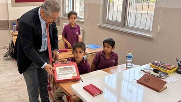 6 Şubat depremlerinde yıkılan Araban Küçüklü İlkokulu 30 öğrenciyle yeniden açıldı