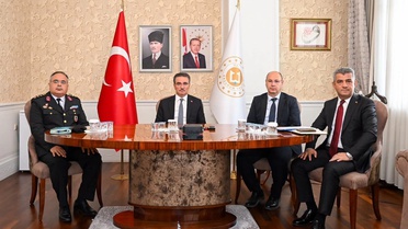 Erzurum Valisi Baruş, Bakanlar Çiftçi ve Tekin'le okul güvenliği toplantısına katıldı