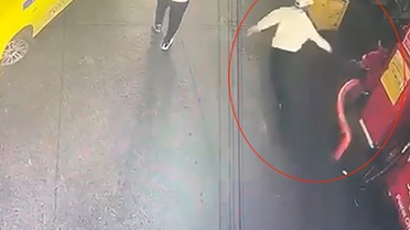 Esenyurt'ta keşif yapıp pompacıya ateş eden saldırgan yakalandı, anlar kamerada