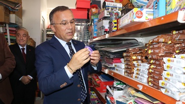 Gaziantep'te ihtiyaç sahibi öğrencilere kırtasiye desteği devam ediyor