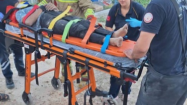 Hatay Altınözü'nde traktör devrildi, altında kalan 3 kişi yaralandı
