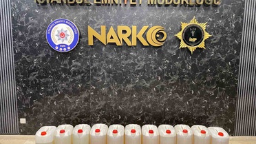 İstanbul'da narkotik ekipleri tırın yakıt deposunda 224 kilo metamfetamin buldu