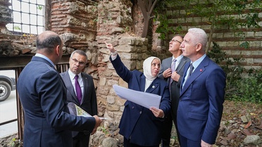 İstanbul Valisi Gül, 300 yıllık Hatice Sultan Sıbyan Mektebi'ni inceledi