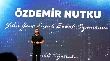 İzmir Şehir Tiyatroları, 7. Özdemir Nutku Ödülleri'nde dört dalda ödül aldı