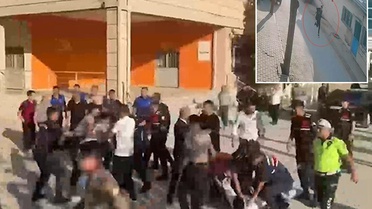 Silah seslerinin yükseldiği okuldan ilk görüntüler! Arbede çıktı, saldırgan böyle kaçtı