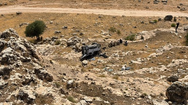 Şırnak Güçlükonak'ta kontrolden çıkan araç şarampole devrildi, 2 kişi ağır yaralandı.