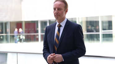 SPD'li Karaahmetoğlu, Eralp'le gurur duydu, AfD'nin MV'de yüzde 38,2'sine değindi