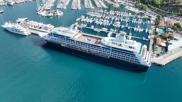 Azamara Onward kruvaziyeri, 668 yolcusuyla Muğla'nın Marmaris ilçesine yanaştı