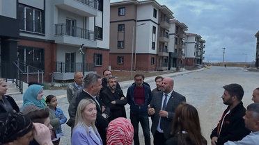 AK Parti Tekirdağ Milletvekili Özcan, Muratlı TOKİ Konutları'nda vatandaşları dinledi