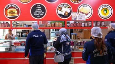 Zabıta Arnavutköy'de okul kantinlerini hijyen ve fiyat etiketleri açısından denetledi