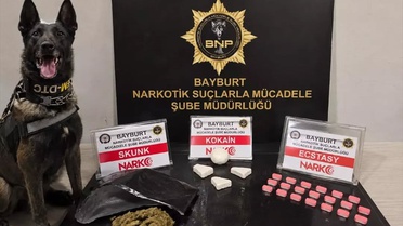 Bayburt'ta narkotik operasyonunda gözaltına alınan uyuşturucu zanlısı tutuklandı