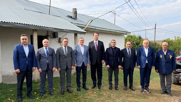 CHP'li vekil Alp, Gelirli köyünde tarihi tüfeği anlatarak Kars protokolünü ağırladı