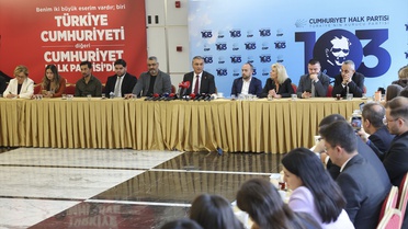 CHP Sözcüsü Müslim Sarı, CHP'li 416 belediyeden 121'inin CHP'de kaldığını açıkladı