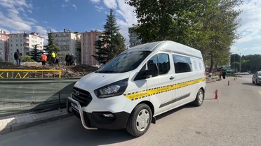 Çorum'da yıkılan eski okul binasının altından insana ait kafatası ve kemik çıktı