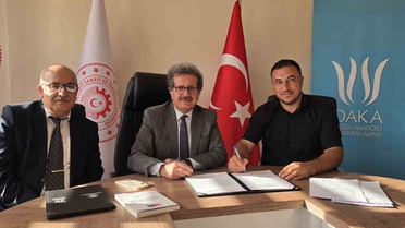 Bitlis'te gazeteciler ve milli eğitim için yapay zeka projeleri imzalandı