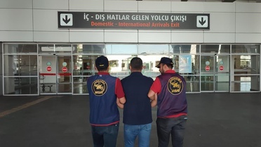 Diyarbakır'da 86 hükümlü jandarma operasyonuyla yakalanıp adliyeye sevk edildi