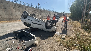 Erciş'te istinat duvarından düşen otomobilin sürücüsü yaralandı