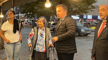 Çarşı ziyaretinde Erzincan Valisi Aydoğdu, vatandaşların talep ve önerilerini dinledi