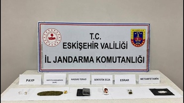 Eskişehir'de jandarma operasyonunda 2 şüpheliden 1'i tutuklandı, 89 gr bonzai bulundu