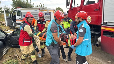 Isparta'da AFAD'ın fırtına tatbikatında araçta mahsur kalan kurtarıldı