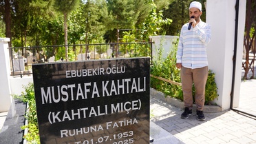 Kahtalı Mıçe, Kahta'daki mezarı başında sanatçı dostlarıyla dualarla anıldı