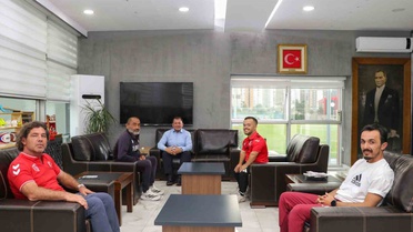 Milli halterci Çağdaş Kaya, Dünya Şampiyonası öncesi Kayseri İl Müdürü'nü ziyaret etti
