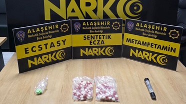 Manisa Alaşehir'de çatıdan kaçan uyuşturucu şüphelisi 91 hapla tutuklandı