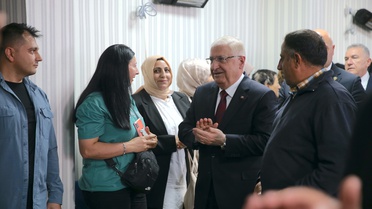 Milli Savunma Bakanı Yaşar Güler, Kars'ta partisinin il teşkilatıyla buluştu: