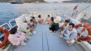 Muğla Bodrum açıklarında 48 düzensiz göçmen yakalandı; 4 kaçakçılık şüphelisi gözaltında