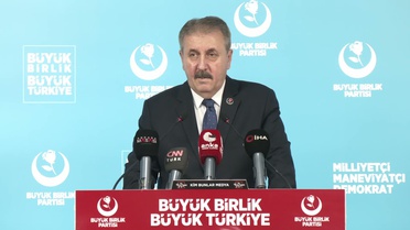 Mustafa Destici: 'Türk'e kefen biçmeye kalkanın sonunun korkunç olacağını herkesin bilmesini isterim'
