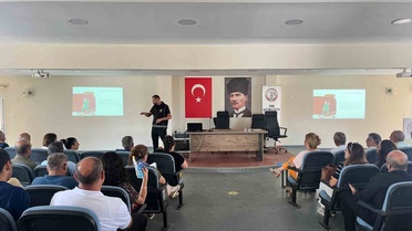 Söke'de okul yöneticileri Narkorehber eğitimiyle bağımlılığa karşı bilgilendirildi